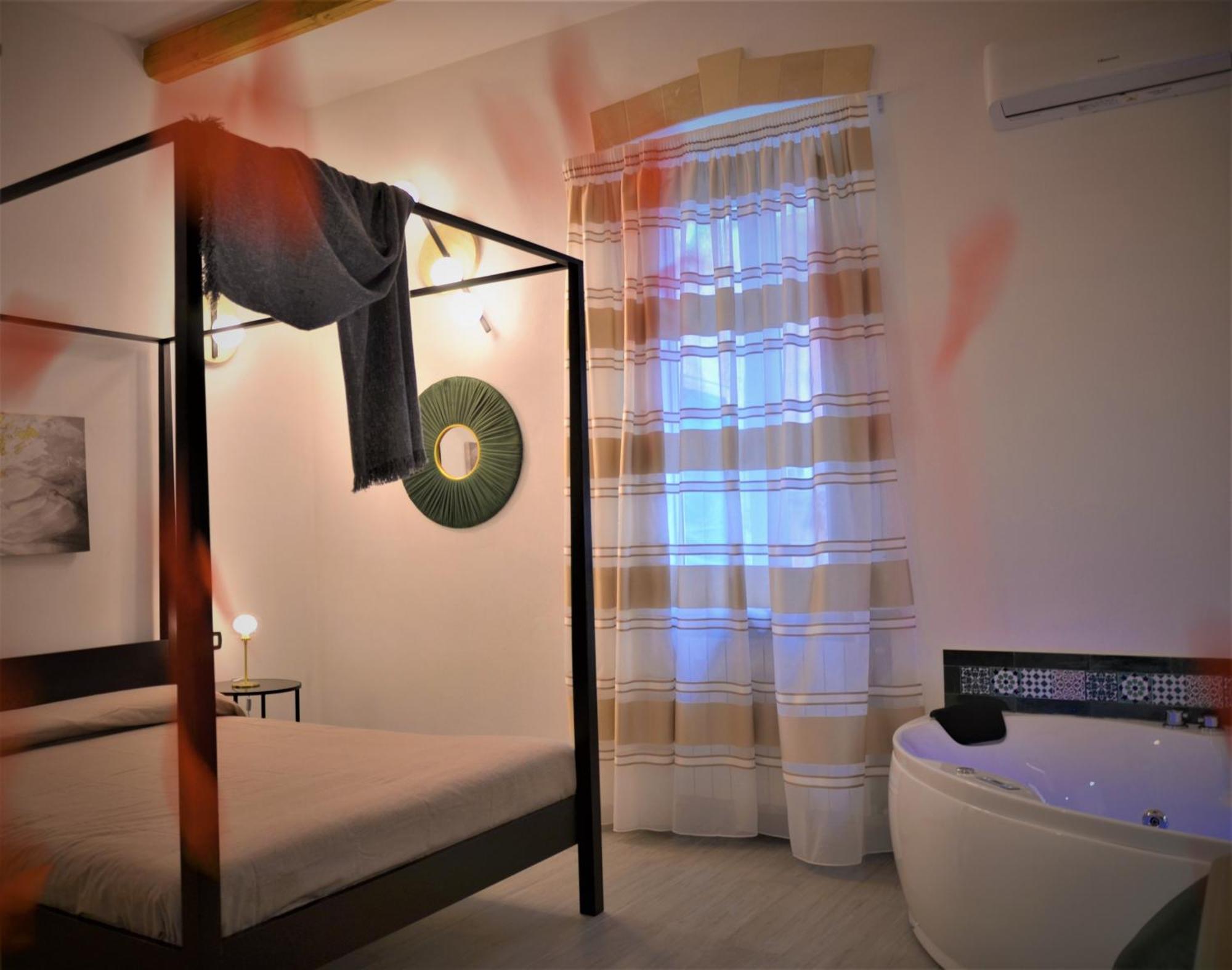 The Court Suites & Spa 塔兰托 外观 照片